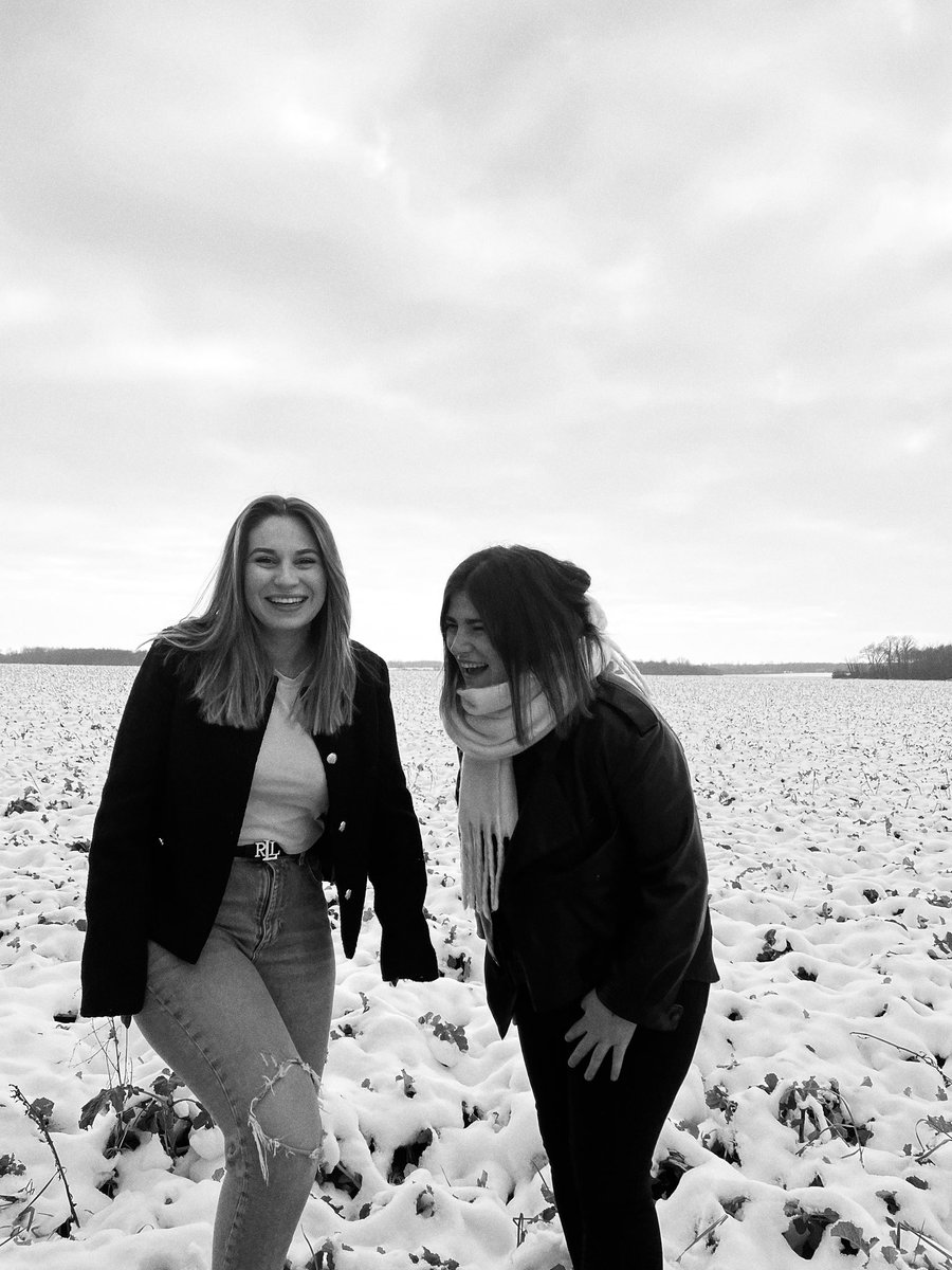 m4ouii's tweet photo. "ce sont les amis qu’ont peut appeler à quatre heures du matin qui comptent" 👯‍♀️ https://t.co/xQWS8n8u3a