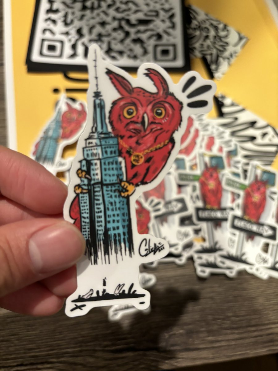 Tonight is the big day event of e n c o d e art show from 6 to 11 at 241 Bowery NY, for @flaco_theowl  fans I have this surprise frees sticker 
@BirdCentralPark @EmpireStateBldg 
#artshow #nycart #Stickers