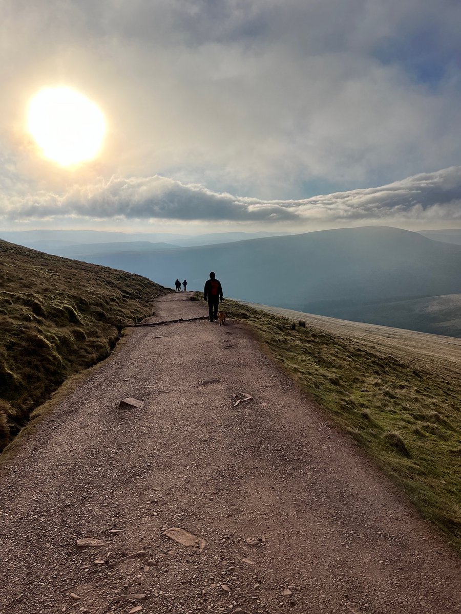 ball_phil's tweet photo. Walking with Liz &amp; Ruby  up Pen y Fan today! https://t.co/bMBZVw3bIs