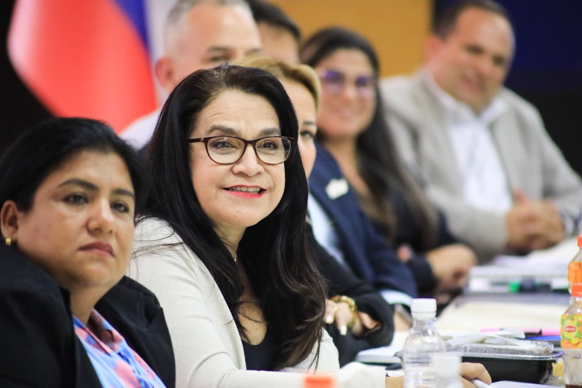 Como orientó el Presidente <a href="/NicolasMaduro/">Nicolás Maduro</a> "A través de la ciencia y la tecnología, avanzaremos por el camino de la nueva época de transición al Socialismo, y de una sociedad de luz".

Realizamos la revisión de la Agenda Científica, Tecnológica y de Innovación del año 2023 del