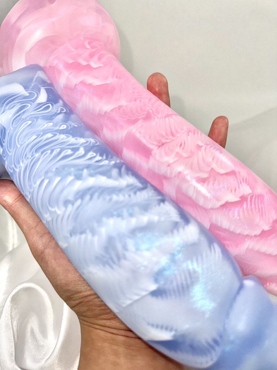 ppsculptors's tweet photo. I wish I could show you the depth and shimmer in these rose quartz and blue lace agate pours! 😍 https://t.co/Po5WlJmZu8