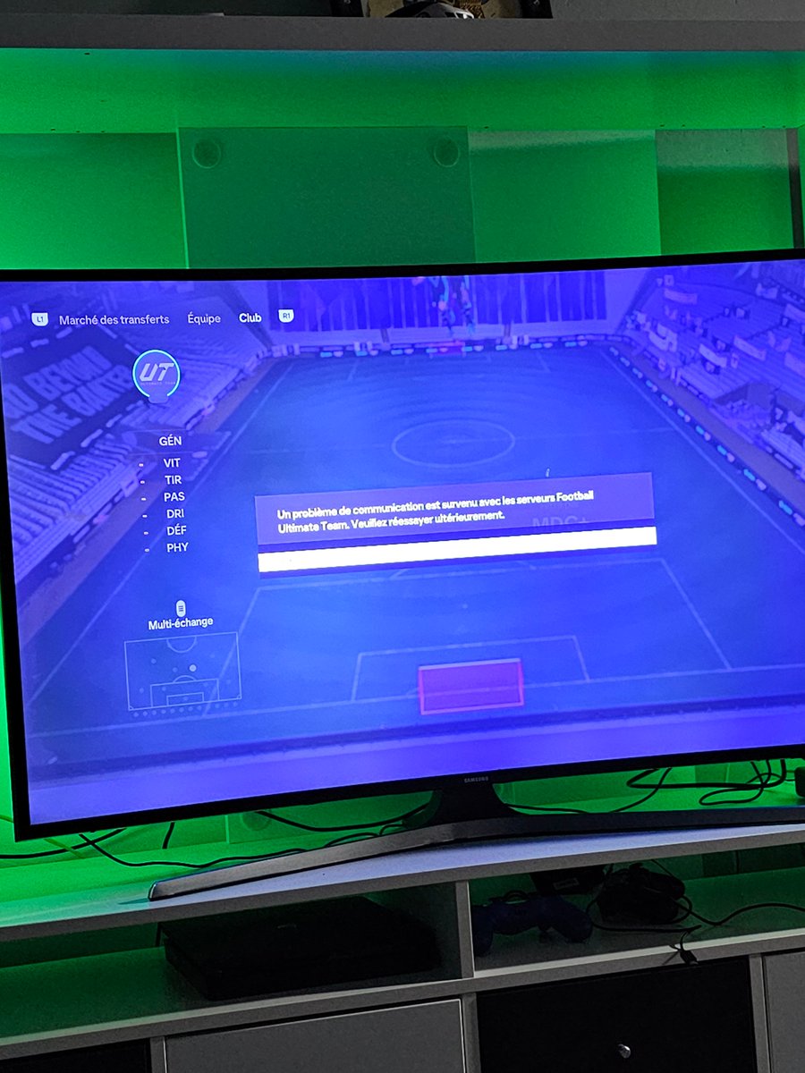 FaridMoonwalker's tweet photo. @EASFCDirect Since few days its happening like every 2 minutes 
The menu issue must be fixed https://t.co/jYrofERDSu