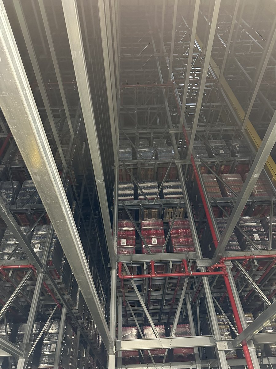 schelcher's tweet image. Alors que des multinationales de l’agroalimentaire ferment régulièrement des sites en France, nous avons de formidables entrepreneurs familiaux qui continuent à investir avec ambition. C’est le cas d’Emmanuel Vasseneix du @groupeLSDH, le fabricant du lait et des jus de fruits U.…