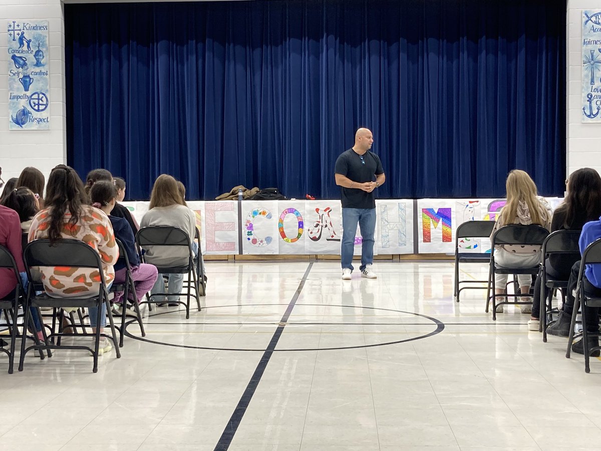 MrFeliceGr8s's tweet photo. Thank you Coach Miguel for teaching us about being team players today. @stocmississauga @MTClife #firststring The kids are already asking when you are coming back. https://t.co/Xq3NyfZ52p