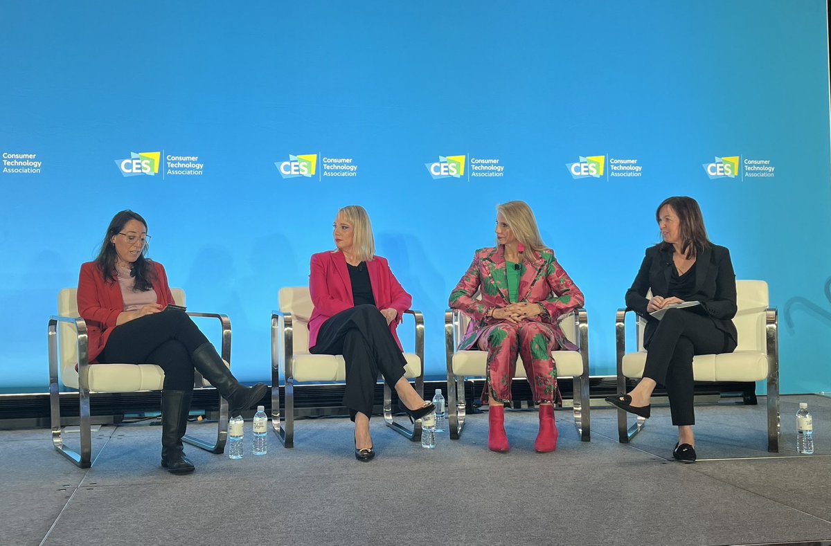 JoeDesiderio's tweet photo. #CES2024 @askjoyrios @hitlikeagirlpod session “How Tech Can Transform Women’s Health” is underway! #HITLAG #HeForShe https://t.co/3tvvs8J4QP