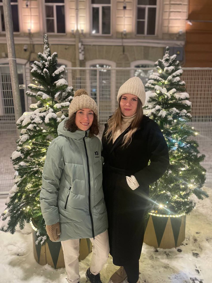lee_on3's tweet photo. Это я и моя любимая подружка навсегда 🤍 https://t.co/SiYcbal3oL