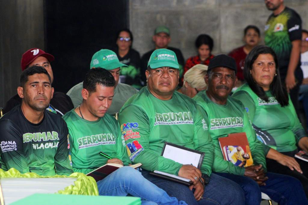 #11Ene Llevamos a cabo desde la sede de <a href="/serpumarsm/">serpumarsm</a>, la instalación del gabinete ampliado de los servicios públicos en compañía de los jefes y jefas de UBCh, comunidad y consejos comunales, esta instancia permitirá mayor organización y ejecución de proyectos #VenezuelaAvanzaEnPaz