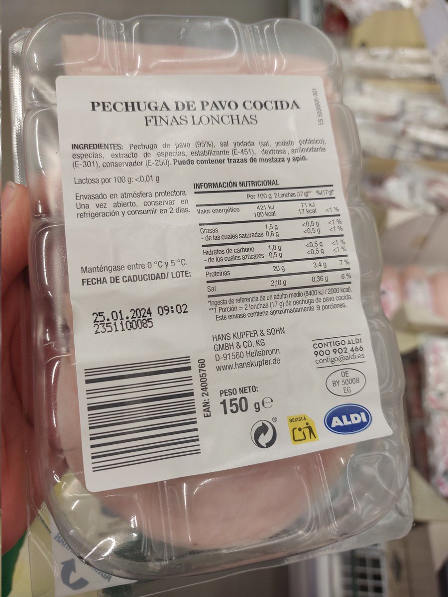 deathpierta's tweet photo. @Aldi_es que le ha pasaso a la pechuga de Pavo 95% que ha perdido 50 gramos? Antes venían 200gr y ahora 150gr?
#reduflacion https://t.co/p7xcaeXOCO