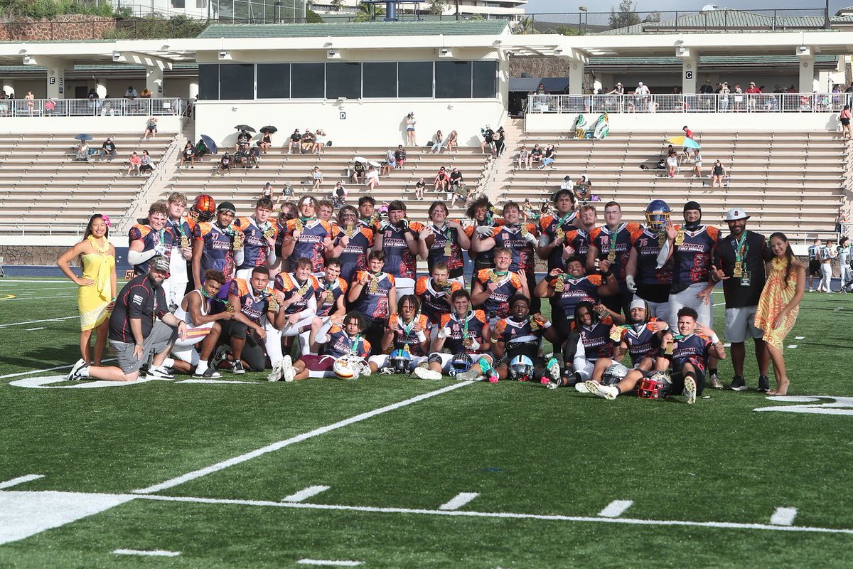 CigHei's tweet photo. Thank you @HawaiiTikiBowl! One of the best experiences of my life playing the game I love with a great group of guys, including one of my guys from back home @EthanArneson3! Glad to have also brought home the W! 22-0 leading the defense with 10 Tackles and a Sack!
Again, Mahalo! https://t.co/wTrSzS8B0Z