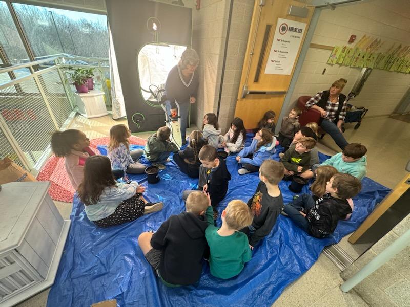 adcockhome's tweet photo. 2ndGrdrs @FRESWarriors planted in their grow tent today! They will care for their cucumbers, tomatoes and cucamelons until they harvest and enjoy the fruits of their labor! Thank you to the Powhatan Education Foundation for providing the funding for the grow tent! #PEFGrant https://t.co/2tr2xpYcMz
