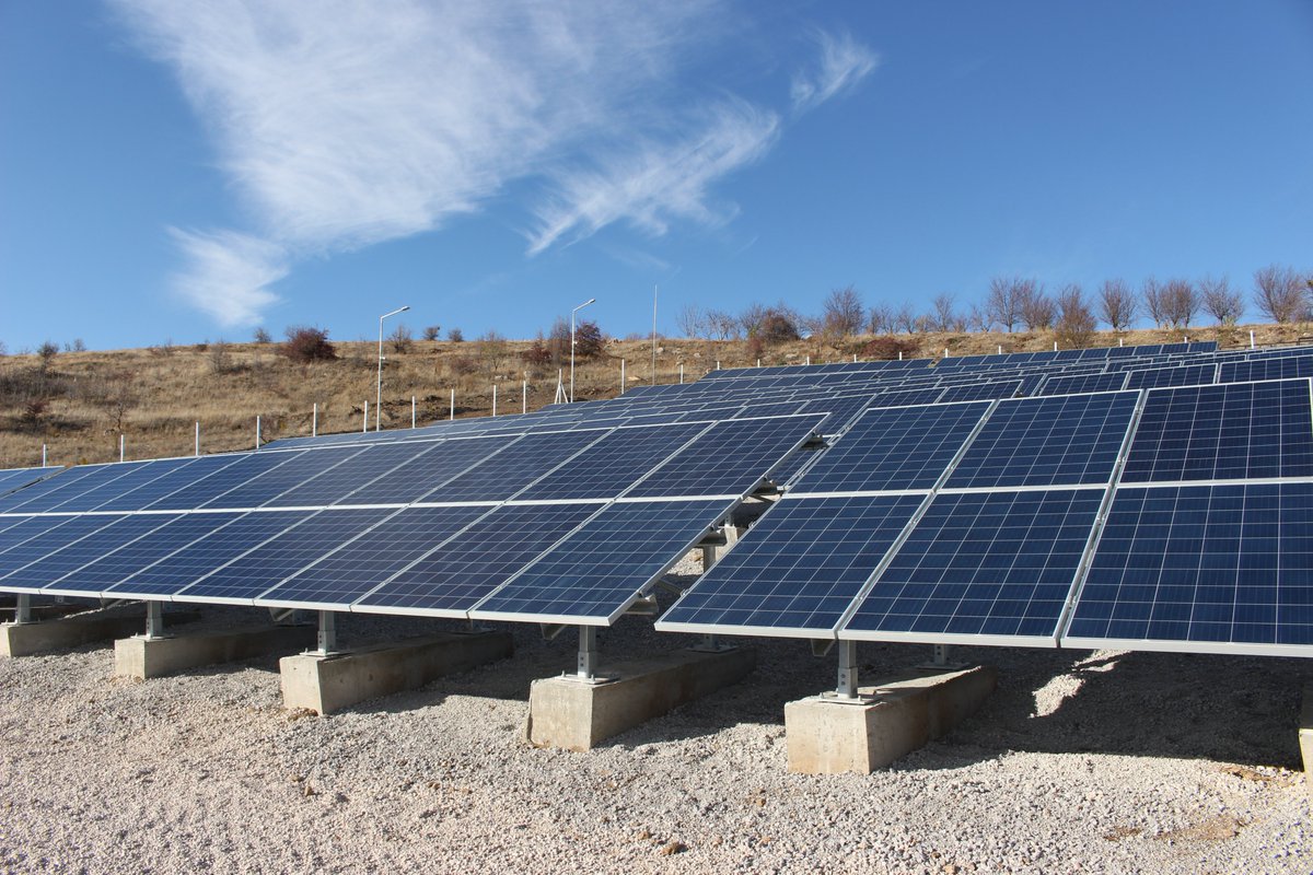 UNDPEurasia's tweet photo. A bicommunal solar power plant in #Cyprus is one step closer to becoming a reality. 

The @EUCYPRUS and @UNDPCY have launched a study to assess the feasibility of this green and cooperative project. 

🔗https://t.co/96hR9Muc2V

#FutureIsPossible https://t.co/yQqOYQoXic