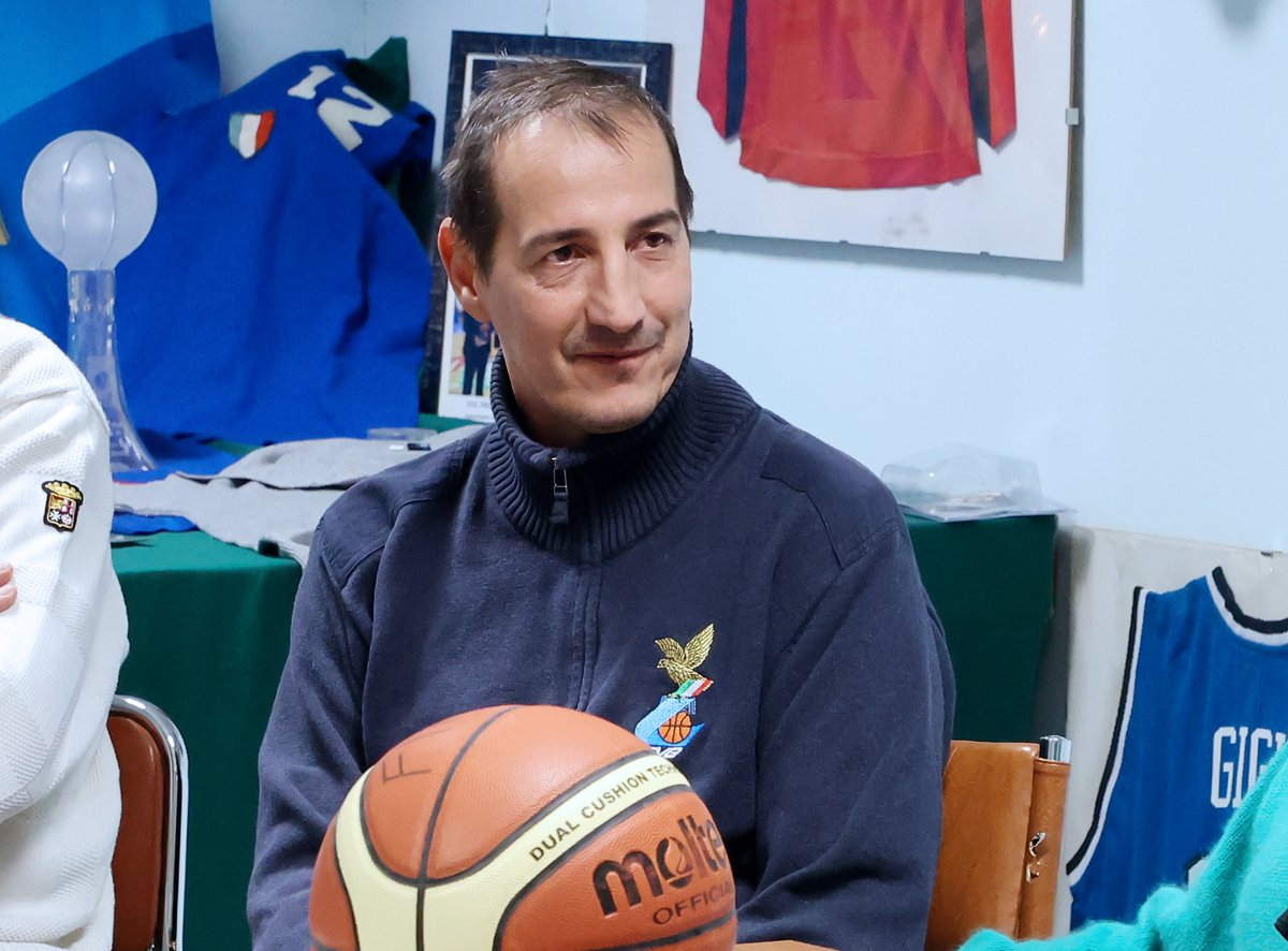 #Basket #Sla La splendida iniziativa <a href="/FipFvg/">FIP Friuli Venezia Giulia</a> per sostenere Federico Franceschin: un euro per ogni tripla nei campionati senior U17 e U19 organizzati. Una risposta contro la Sla. Domani su <a href="/il_piccolo/">Il Piccolo</a>. <a href="/fbrancoli/">fabrizio brancoli</a> <a href="/parallelecinico/">La Giornata Tipo</a>