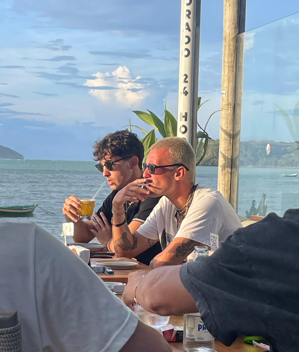 btbc31's tweet photo. Estas dos lacras trabajan con Jorge Macri en el gobierno de la ciudad. De viaje en Brasil, con vuelo privado (obvio) y comida en un parador premium. La mafia del estado no termina nunca. https://t.co/j1vEeTvGp9