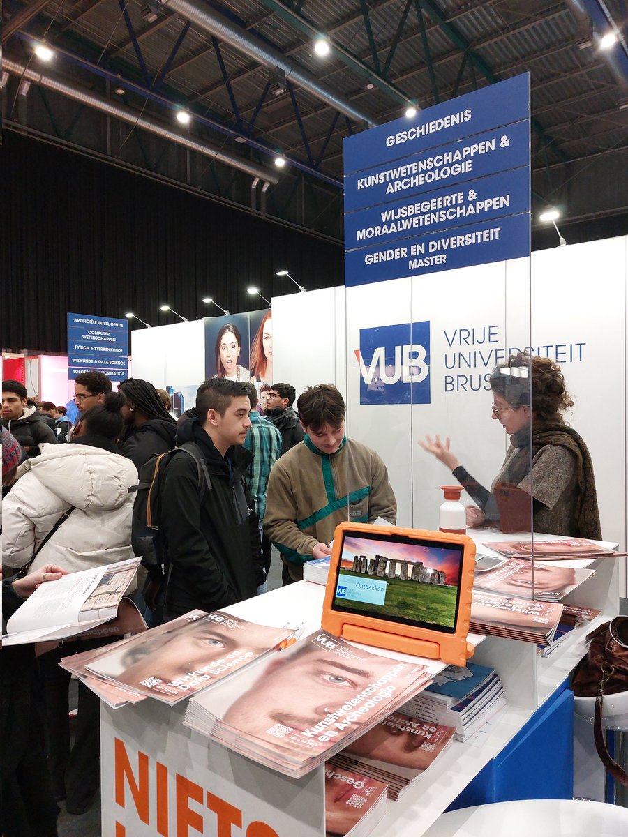 ralf_vandam's tweet photo. Trying to convince some young souls to join our art sciences and archaeology program at the @VUBrussel #Sidins #educationalfair https://t.co/7l9IYiMDx6