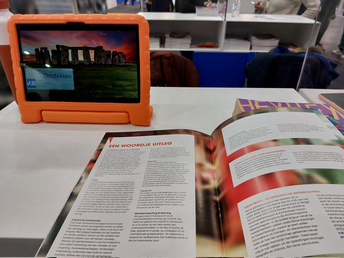 ralf_vandam's tweet photo. Trying to convince some young souls to join our art sciences and archaeology program at the @VUBrussel #Sidins #educationalfair https://t.co/7l9IYiMDx6