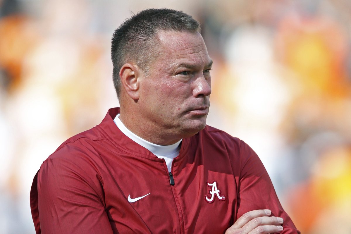 CaptTouchback's tweet photo. Butch Jones left #Bama in 2019. 

The last time the #CrimsonTide won a national title was 2019. 

Make the call, Bama. https://t.co/uBciiND9Mm