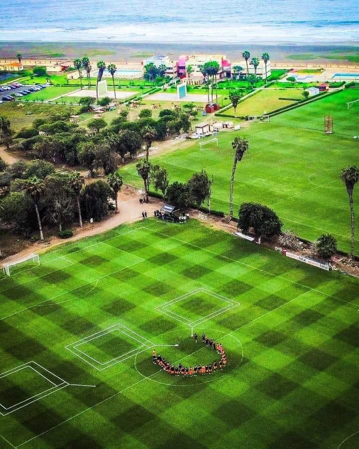 LaUenUnafoto's tweet photo. Imagínate pasar 

de esto 🎪 

a esto 🌊⛳️ https://t.co/igxZs3DYTN