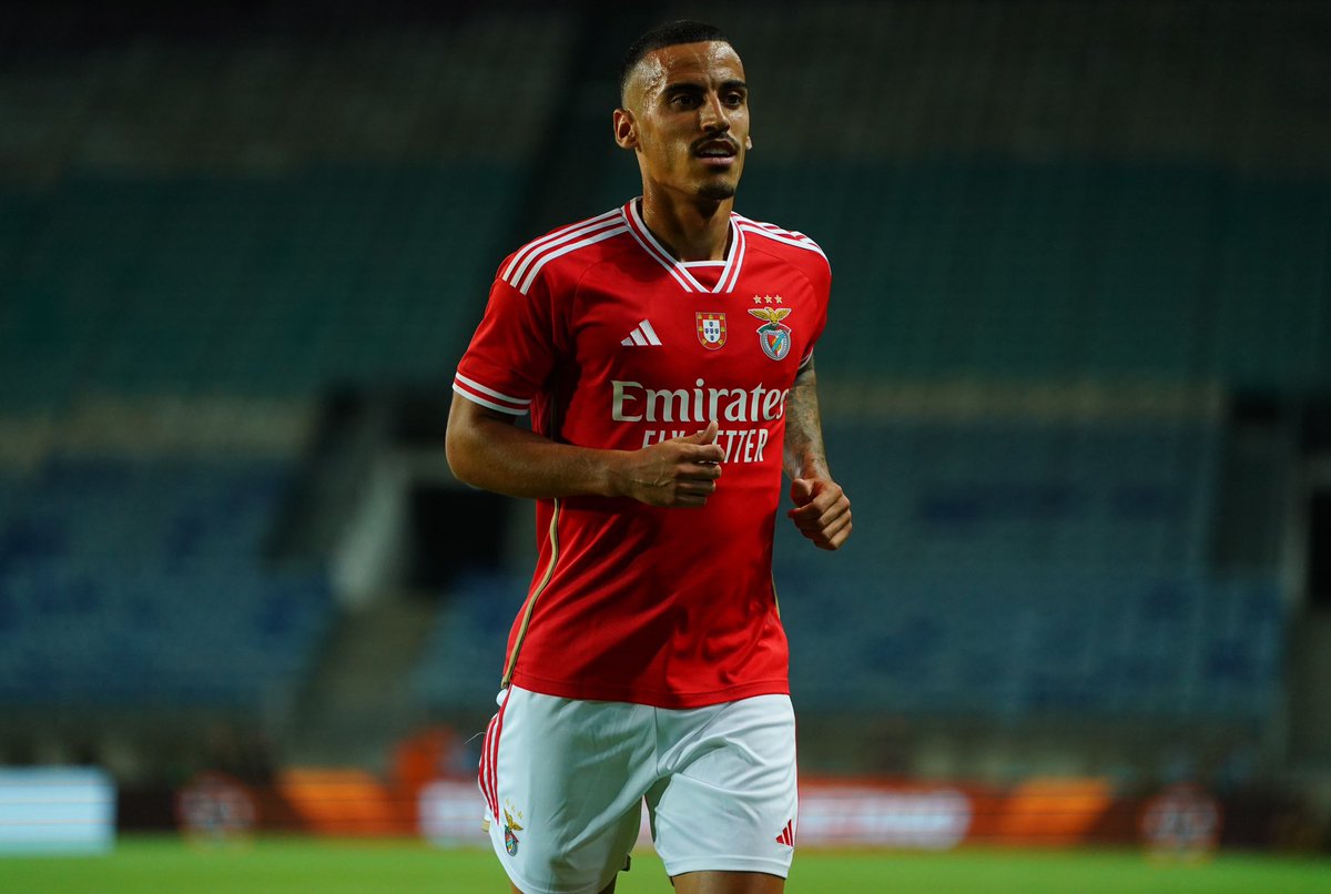 FabrizioRomano's tweet photo. 🚨⚪️🔴 Olympiacos are set to sign Chiquinho from Benfica as free agent for next season!

Understand there’s verbal agreement on three year deal valid until June 2027.

Chiquinho, ready to accept and join the Greek club. Here we go. 🇬🇷 https://t.co/LHPNVsSTgT