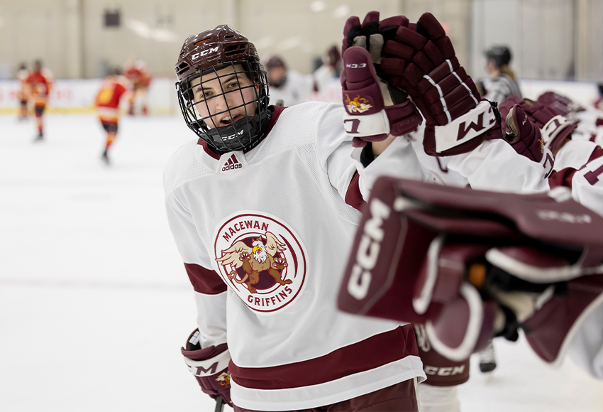 MacEwanGriffins's tweet photo. W🏒| FEATURE
Inspired by a speech from Jim Montgomery of her beloved @NHLBruins, @MacEwanHockey forward Claire Hobbs carries her father's memory with her every shift.
The Griffins host @ubctbirds (FRI, 7 & SAT, 3).
#GriffNation
📷 Rebecca Chelmick

STORY➡️https://t.co/2JMrkKiWOF

@PrideTape co-founder @KristopherWells will be on hand to drop the puck Friday as part of @CanadaWest's 'Stick Up for Pride Tape initiative.