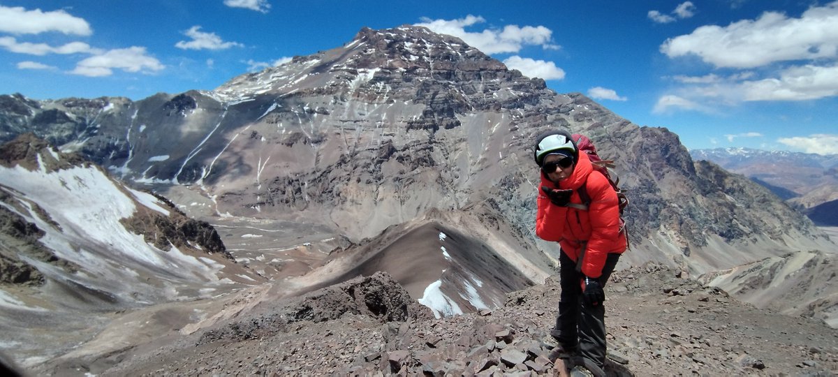 Periodo de aclimatación...
Ayer Cerro Bonete 5000 m💫💪
Hoy campo Nido de cóndores 5575 m💫💪
Mucho aire y frío pero a tope de motivación y aclimatación ☺️

Un abrazo fuerte para tod@s
A topeeeee con la vida 💋❤️