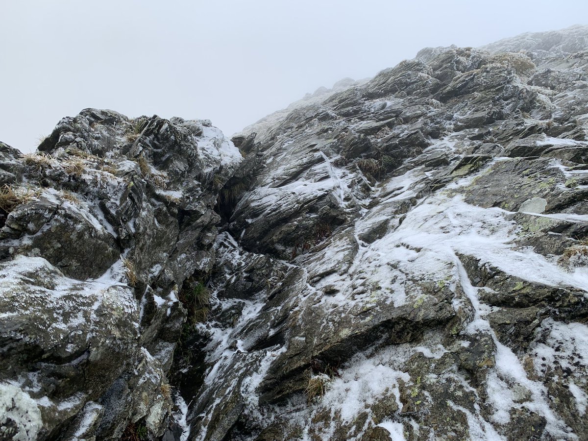 LakesWeather's tweet image. An atmospheric ascent of #sharpedge today. Unsurprisingly damp and slippery in its lower reaches today but with a thin layer of ice and snow higher up making it quite a serious undertaking. Similar steep and exposed routes are likely to be similar. Wes #summitsafely