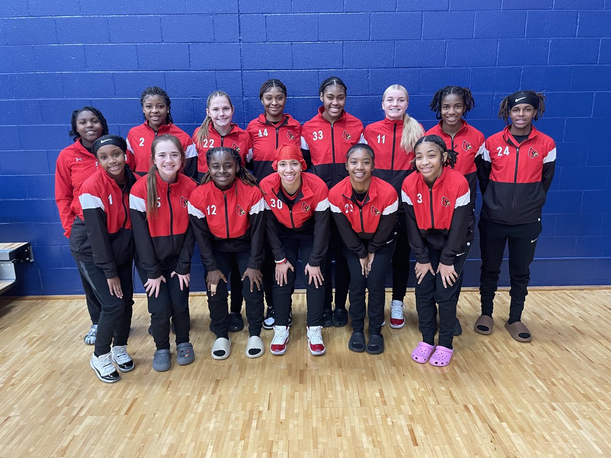 AltonWbb's tweet photo. Lady Redbirds want you to send a shout out to ⁦@GrowTheGameIL⁩ for hosting such a well run event! Two days, tough competition, &amp; warm hospitality! 

This is an event every female coach needs to push to be in! https://t.co/FmyOW3StRA