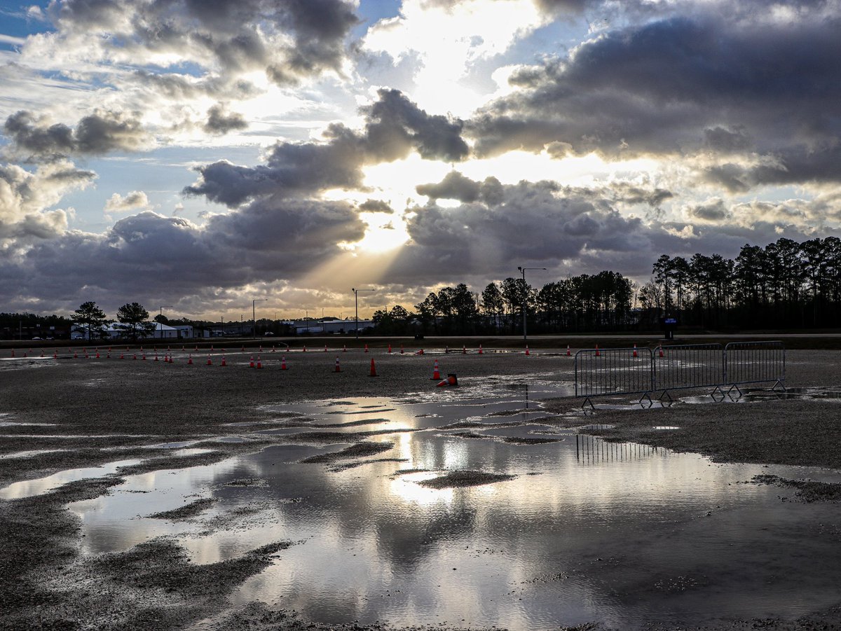 marsh413's tweet photo. @Lightroom Parking lot sunrise https://t.co/87rU2S2wlD