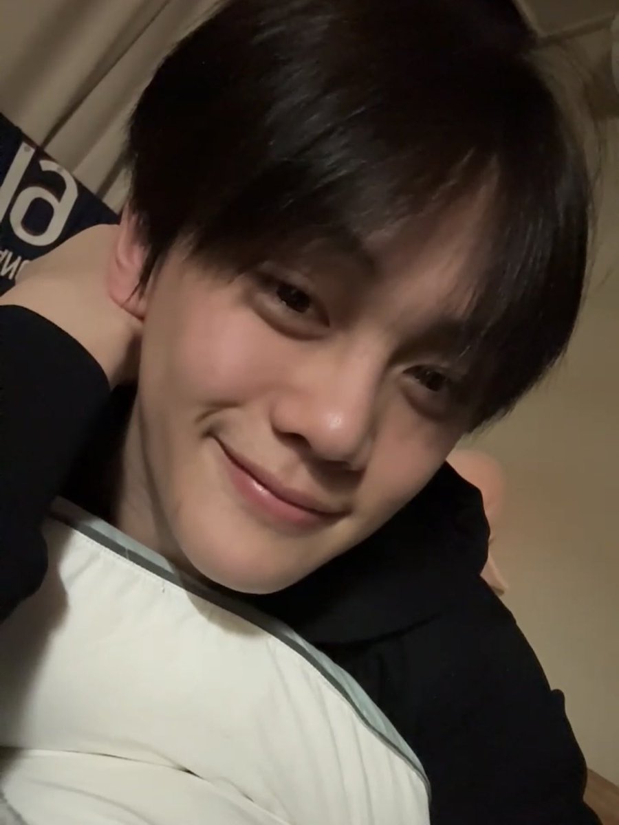 deerkgv's tweet photo. Love his little ツ smile the most https://t.co/CLOrovWGkg