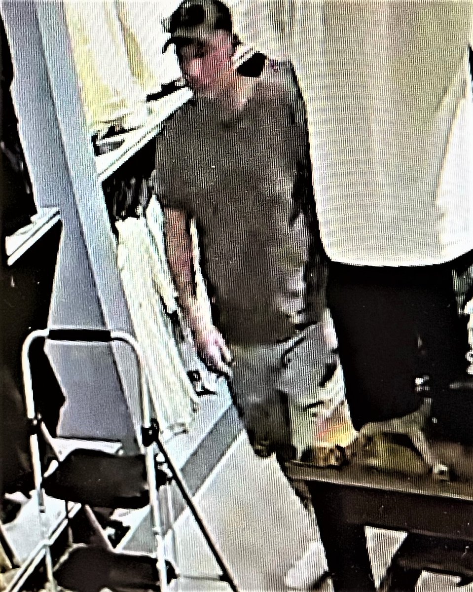 ABC21WPTA's tweet photo. HELP NEEDED: FWPD is looking for help identifying suspect(s) they say filmed a young girl in a Glenbrook dressing room on 2 separate occasions. 

Police say it could be the same suspect in both incidents >> https://t.co/oZWW2lveq8 https://t.co/WxV0ypJVF6