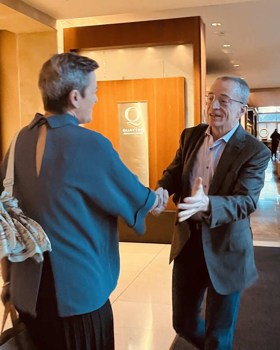 Hi #California 👋 1st hours of a visit to discuss #competition #tech enforcement &amp; #digital regulation 🤖Good kick-off mtg w/ <a href="/PGelsinger/">Pat Gelsinger</a> CEO @Intel, with a simple message ➡️ we want to move fwd in enabling the <a href="/intel/">Intel</a> investments in 🇪🇺