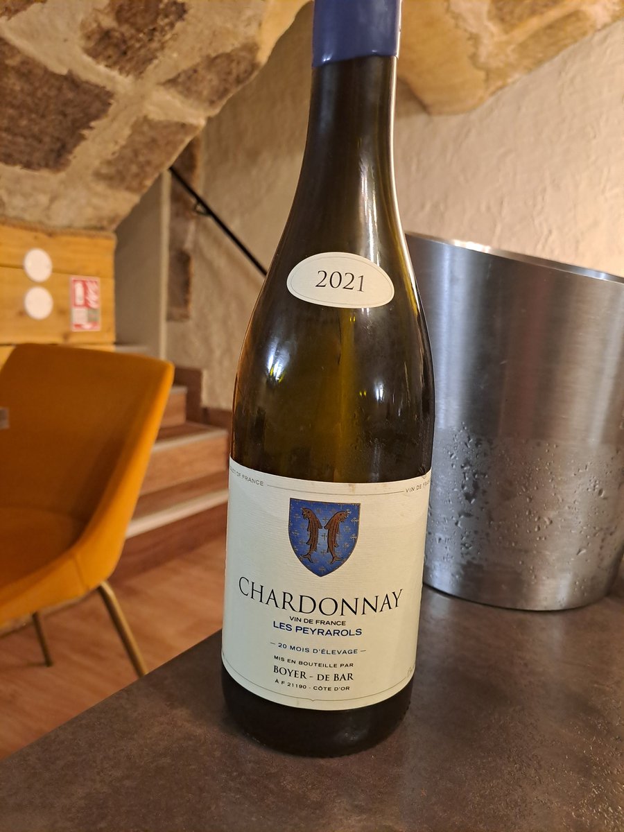 Excellent sensibly priced #bourgogne #chardonnay at lunch at chez paolo in #brive