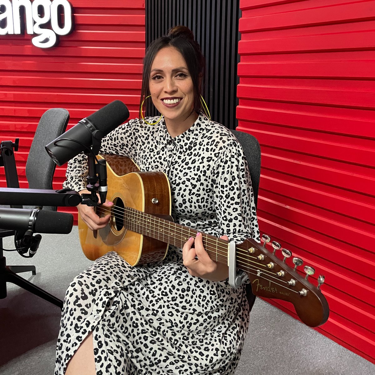 ¡Súbele a la radio! 📻
Tenemos a  la cantautora mexicana <a href="/karla_kobach/">Karla Kobach</a> en #VamosTranqui para una sesión totalmente en vivo. 🍃

En vivo: cutt.ly/JwJc41RX👈🏼