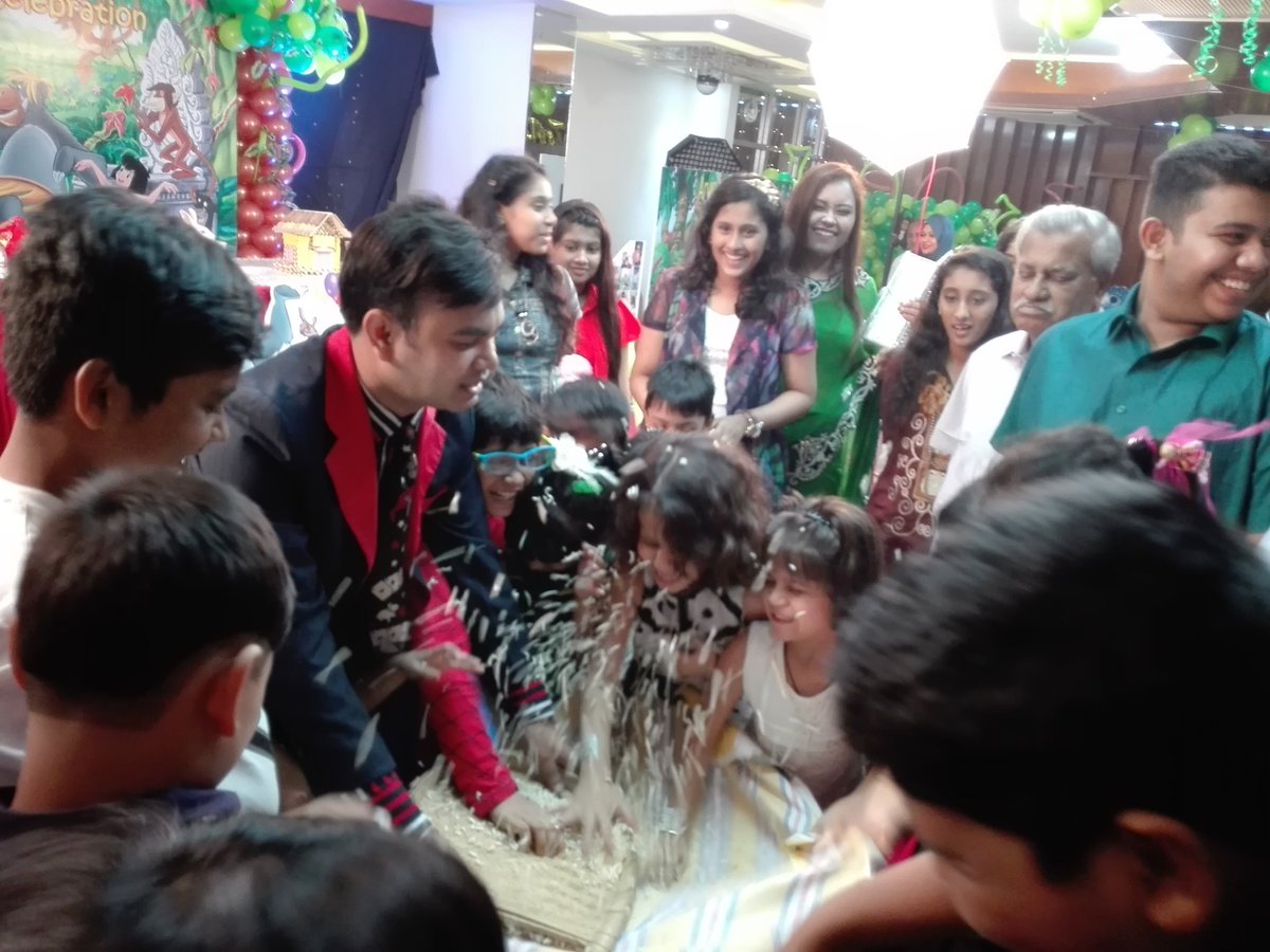 magiceventbd's tweet photo. 🌹💒পিকনিক, গেট টুগেদার, জন্মদিন, গায়েহলুদ, মিটিং, পার্টি, ভ্রমণ, কনফারেন্স, স্কুল ক্লাস পার্টি সহ বিভিন্ন অনুষ্ঠানে আমরা মাজিক শোর আয়োজন করে থাকি:-
https://t.co/UOuSdtQASm
Contact: 01915 904 904 / 017 1919 7070
#Birthday #magic_show #Dhaka_BD
#Young #Magician_in_Bangladesh🇧🇩 https://t.co/0B9coCpYoS