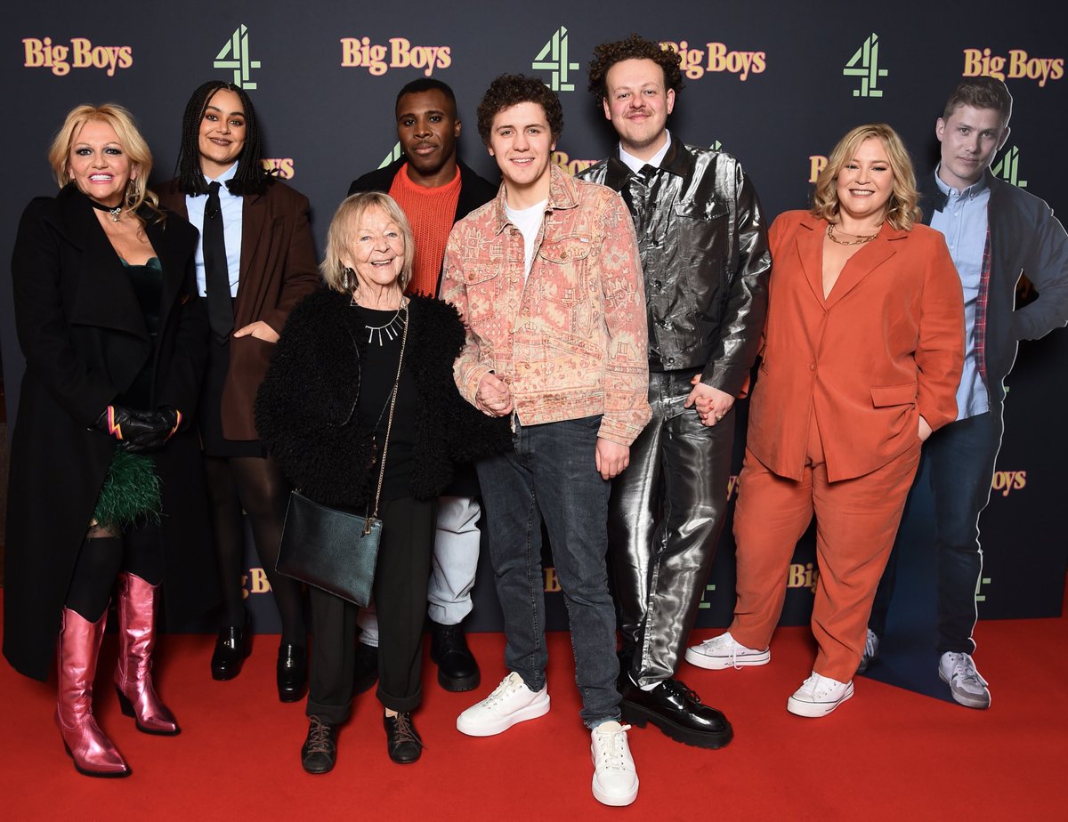 jackrooke's tweet image. got the band back together 💋