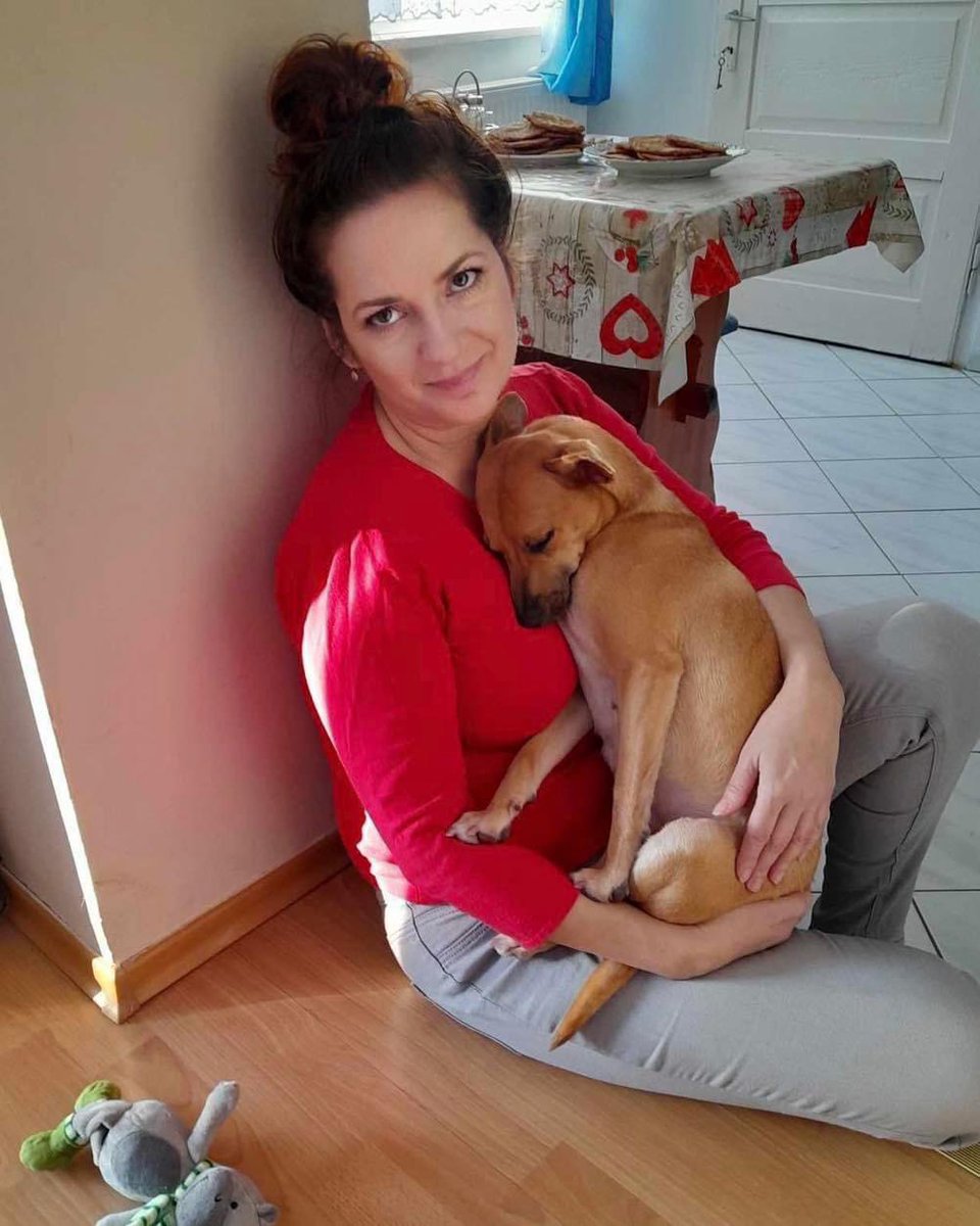 damian_zurawski's tweet photo. Kiedy czytasz w komentarzach, że te tymczasowe przezimowanie, według behawiorystów, jest złym pomysłem nawet przy takich mrozach, a jednocześnie wiesz, że wielu ludzi zatrzymuje psiaki na stałe w domu, i widzisz zdjęcia, gdzie pies ze schroniska może szybko zaufać, pokochać i poczuć bezpieczeństwo w ramionach dobrego człowieka, wiesz, że już więcej nic nie musisz dodawać. Proszę o RT🙏

Kochani, adoptujmy! W schroniskach jest naprawdę dużo miłości, która tylko czeka na Was! 🐾❤️