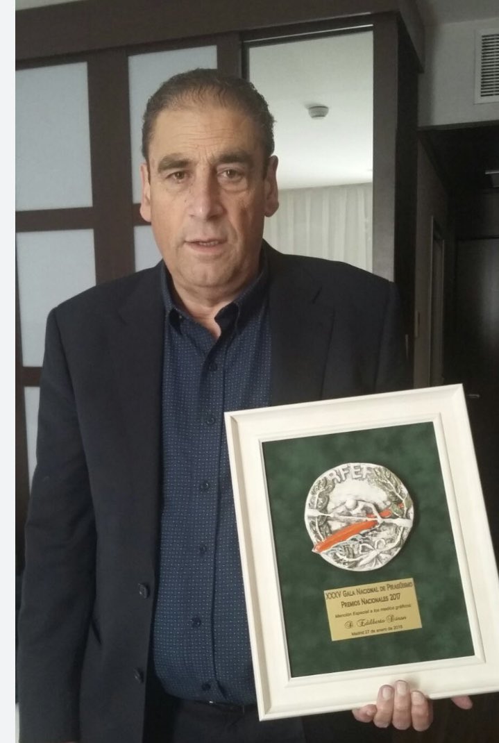 Triste pérdida de una de las personas más queridas del piragüismo asturiano. 
Se va Edilberto Durán, un apasionado del piragüismo que derrochaba alegría y bondad en cada regata. 
Él y su mujer, junto a sus hijos Daniel y Mario, formaban una familia muy querida en ell piraguismo