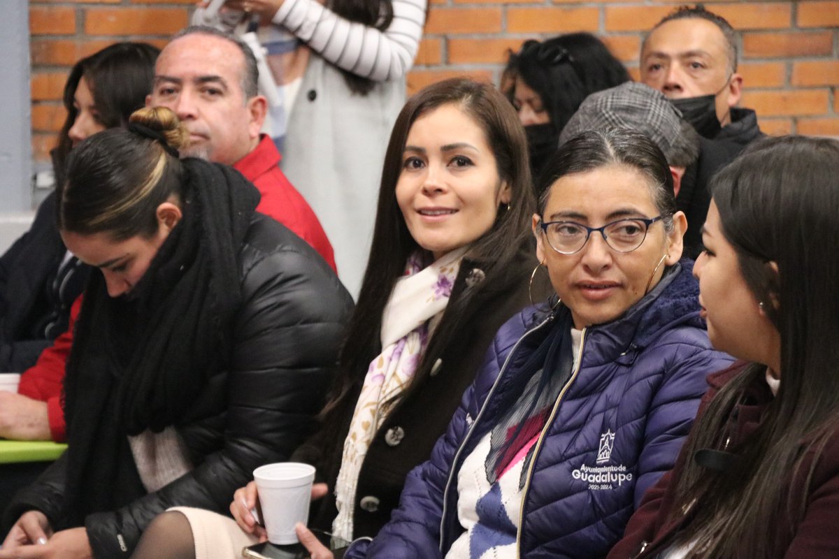 CDHEZ_oficial tweet media