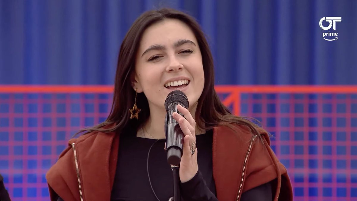 🎤🎶 Chiara canta en el PRIMER PASE de MICROS “The Climb” de @mileycyrus ❤️

🧐 Síguelo en DIRECTO aquí 👉🏻 bit.ly/CanalOT_24h 💙✨ #OTDirecto11E
