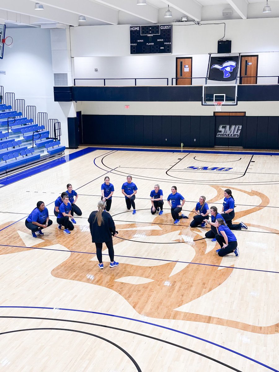 SMCPioneerSball's tweet photo. Week One 6AM’s ☑️
It’s not easy getting up and putting in work at 6AM, but this group accepted that challenge! Super proud of our ladies and their drive to compete each day #belast #pioneers https://t.co/R1VPNF7XId
