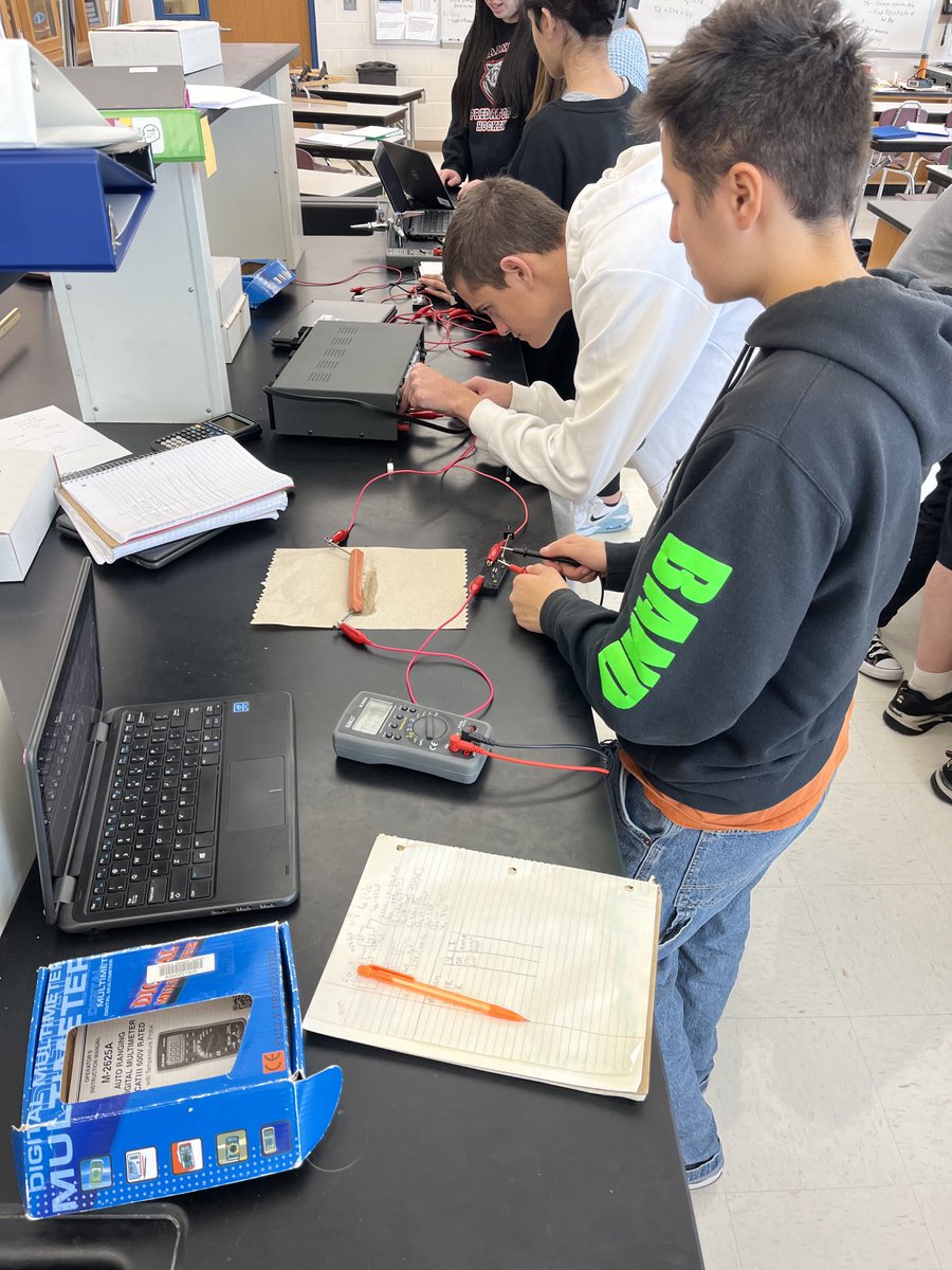 bwittenkeller's tweet photo. Resistivity of a hot dog, always a favorite for AP physics students.  #cougarculture #202proud https://t.co/OZEAJDg8ul