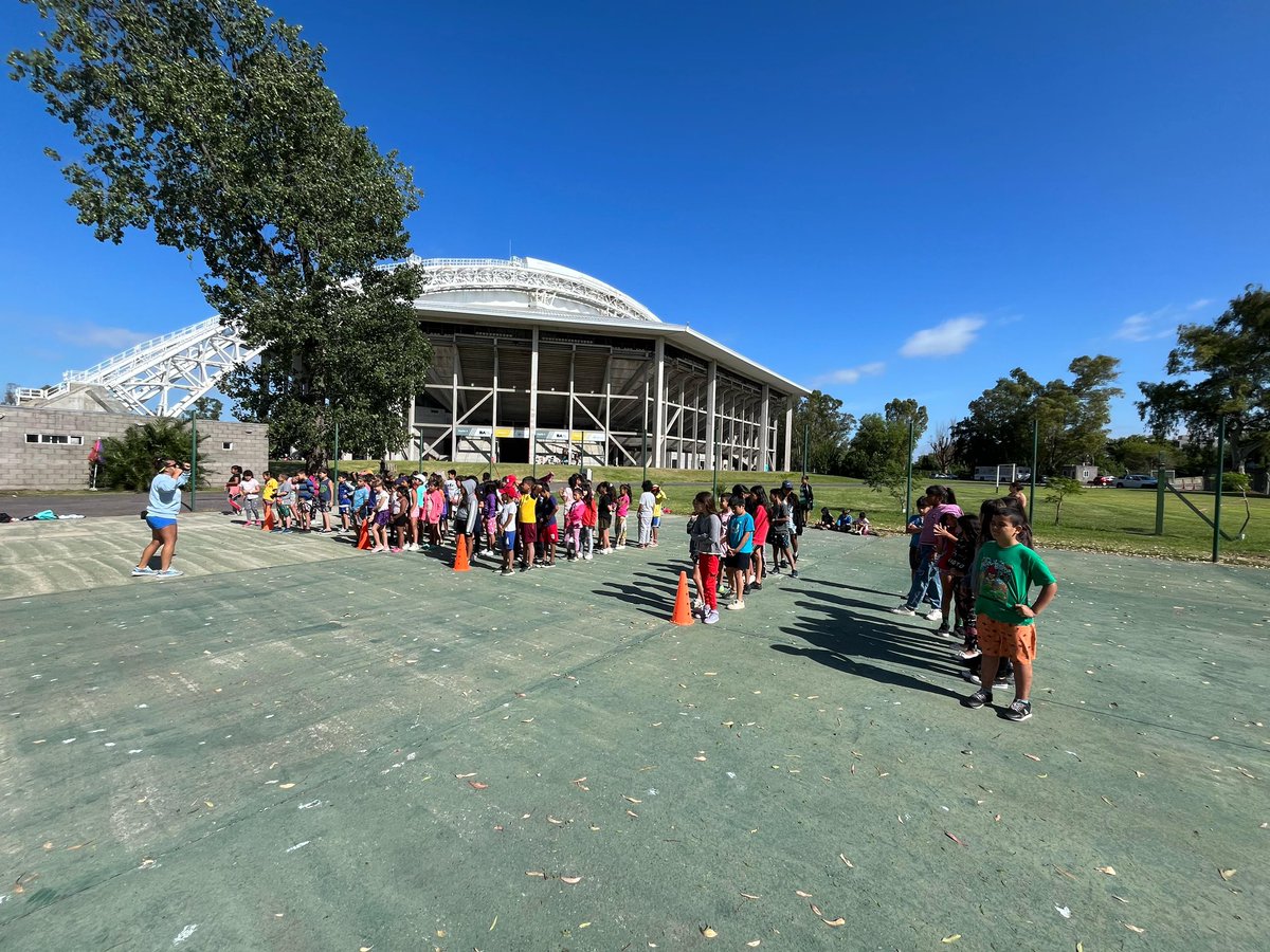 DeportesBA's tweet photo. Taller de atletismo en el #ParqueRoca #ColoniasBA https://t.co/5pkHnRXqNs