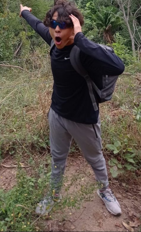 Este hijo de su puta madre es un pinche maltratador de animales,se han registrado avistamientos de este individuo junto con un gato en situación de calle y en su mano unos dulces espaciales que sepa de dónde los saco