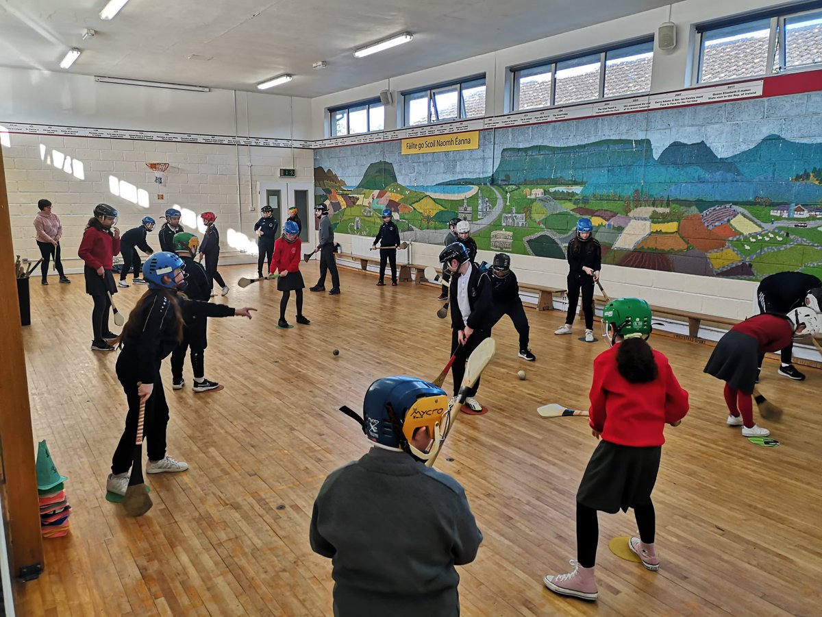 2024 off to a flying start for <a href="/SligoGAACandG/">Sligo GAA C & G</a> Darragh called to <a href="/CarraroeNS/">Carraroe NS</a> to help the children work on there hurling skills. Great work put in and great fun also 🏁🏁🏁 <a href="/sligogaa/">Sligo GAA</a> <a href="/kcommons15/">Kris Commons</a>