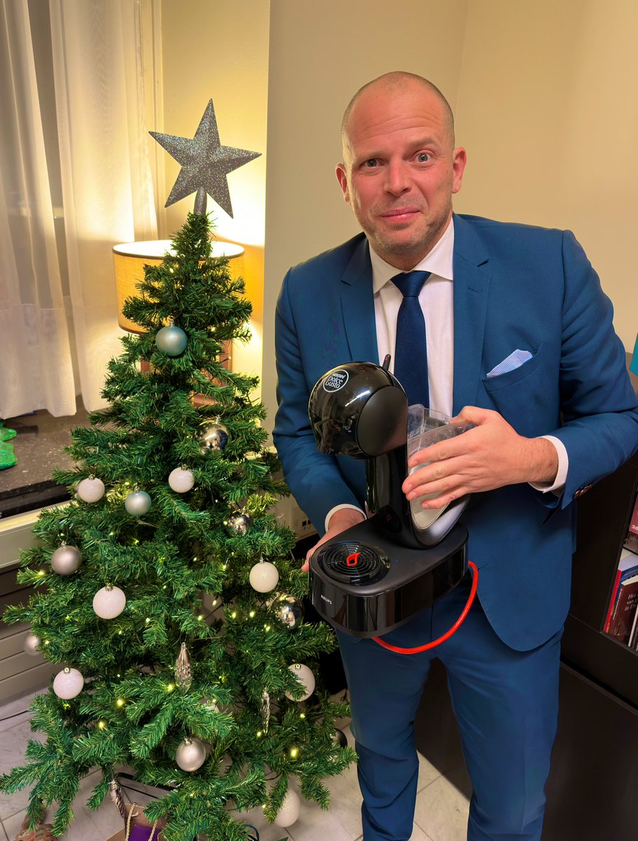 Theo Francken tweet media