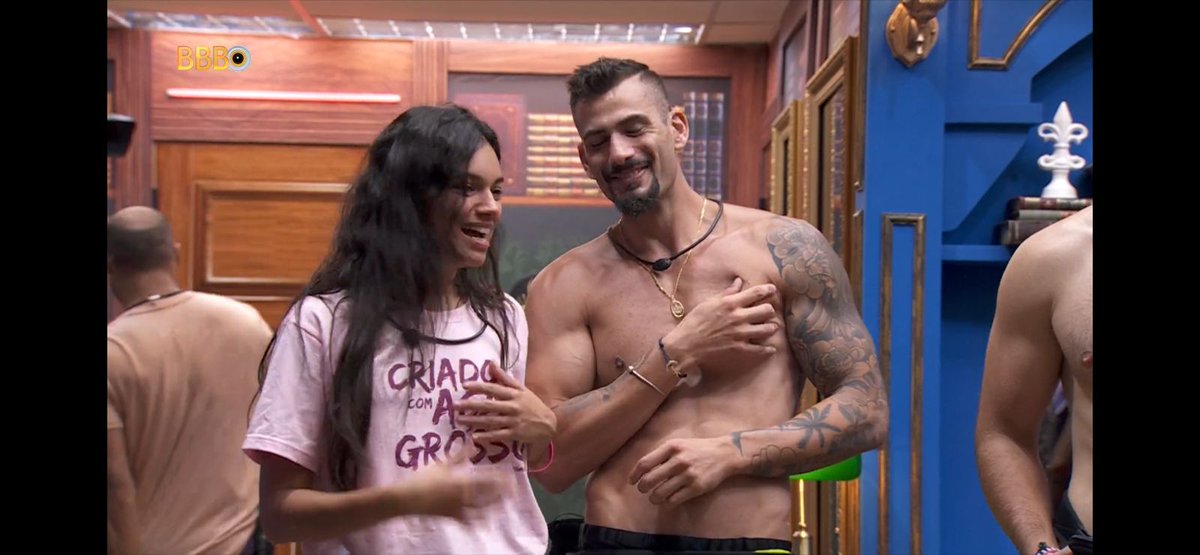 MaryJenney's tweet image. Muita gente falando só entendi o Nizam falando do momento que a Alane grudou na cintura dele e se jogou pra trás na festa.
#BBB24