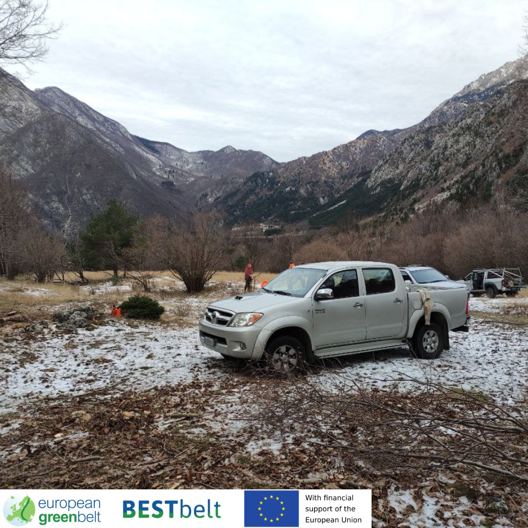 Nature sleeps, but we don't!New update on our #BESTbeltproject in #Lusevera: the cutting operations on the alpine meadows of Val di Musi took place: encroaching shrubs and young trees have been removed to keep this habitat open and sunny for its unique floral communities! #Riegb
