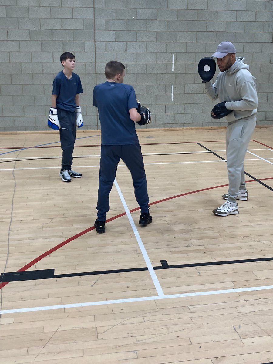 Thank you to @TroyWilliamson_ for visiting students in Newcastle, Sunderland and Hartlepool today 🥊 #EvolveSportsAcademy