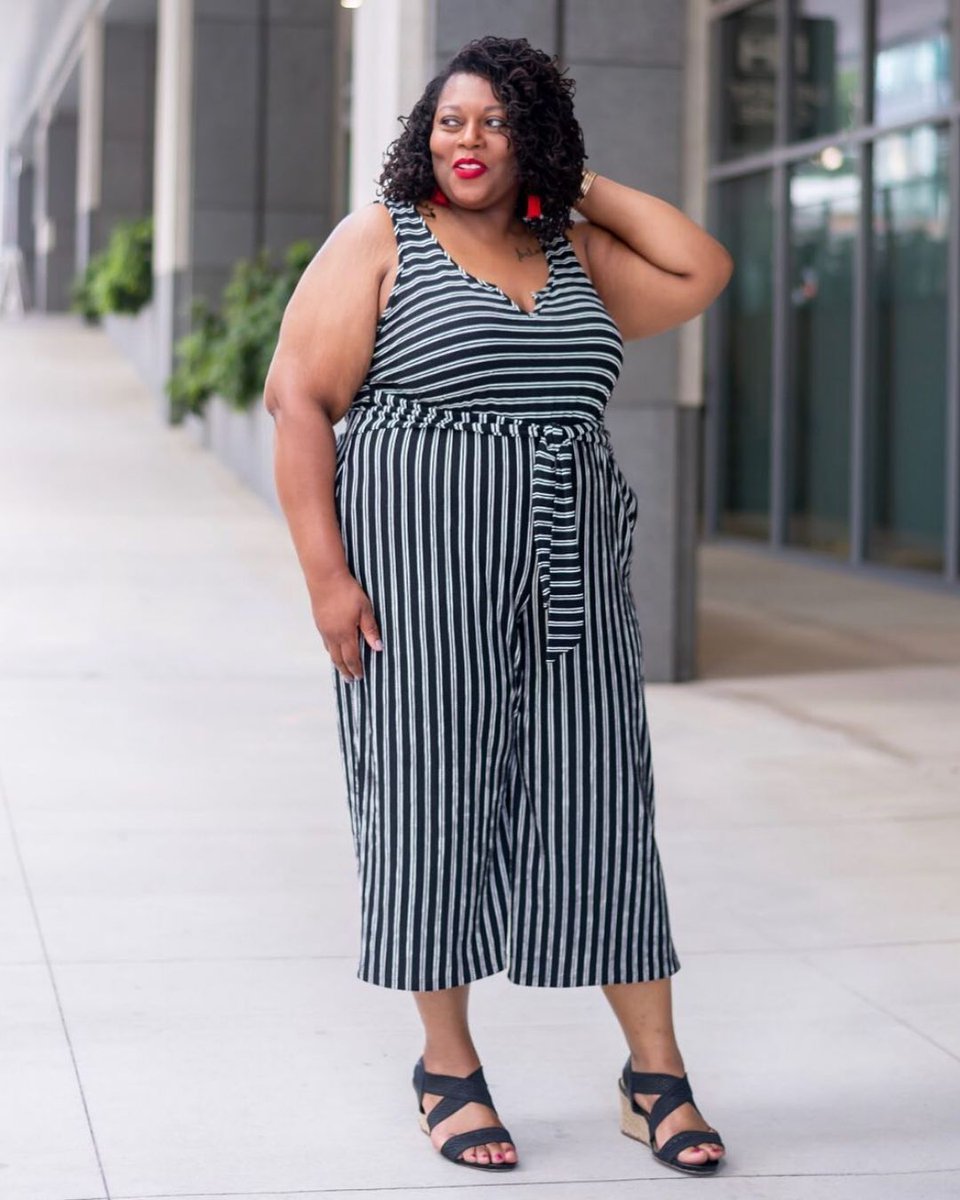5PointsPlazaHB's tweet photo. New year, new styles! 👚🌟
Embrace your curves and celebrate self-expression with the latest plus-size fashion at Torrid in 5 Points Plaza, Huntington Beach, CA. 🤙 For more info call the store direct at (657) 531-3660 or visit https://t.co/HDXlR5F9tT. https://t.co/tdmHzY1xnI
