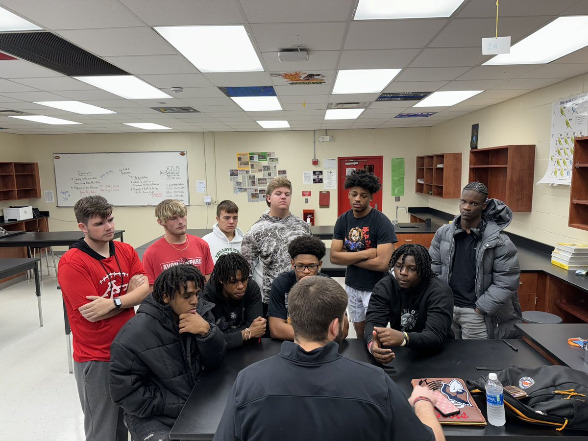 Big thanks to <a href="/CooperGosch/">Coach Gosch</a> of <a href="/RollScotsFB/">Monmouth College Football</a> for stopping by and speaking with our seniors today!!