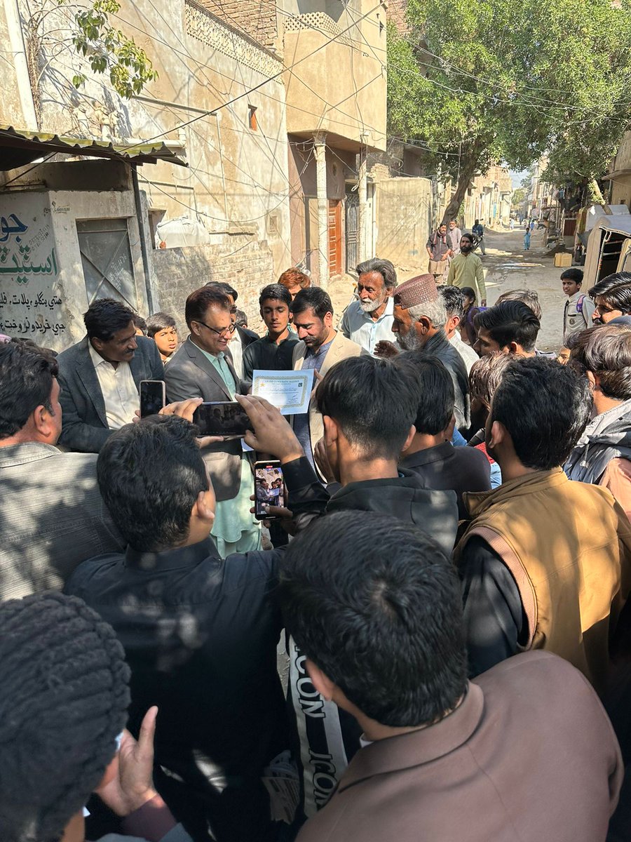 SarbazAyaz's tweet photo. Door to Door Election Work by Ayaz Latif Palijo sb.
#AyazLatifPalijo
#PS60
#Qasimabad
#GDA
#VoteForStar https://t.co/BVURAyVInS